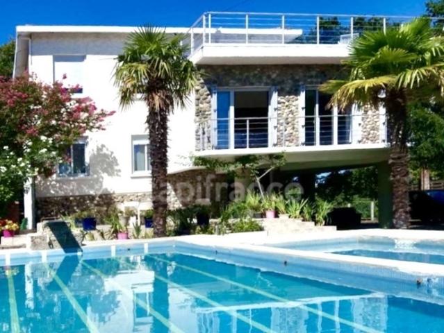 Appartement à vendre 3 pièces ANDERNOS LES BAINS 33 RARE 65M² à PERSONNALISER RDC au calme 500M DU PORT