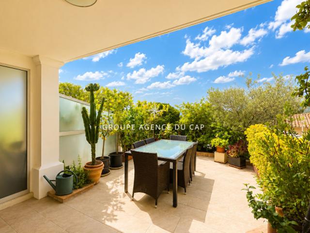 APPARTEMENT A VENDRE 3 PIECES AVEC GARAGE SUR SAINTE MAXIME PROCHE DES COMMODITES ET DU CENTRE VILLE