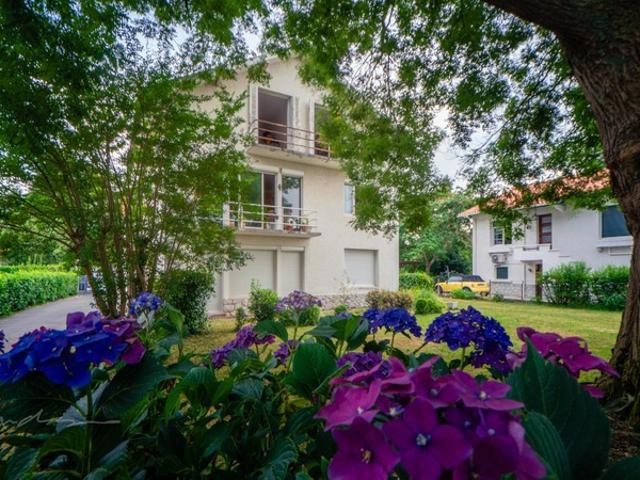 Appartement à vendre 3 pièces PAU 64 Garage, balcon et jardin partagé