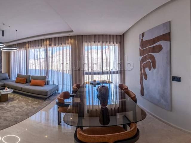 Appartement à vendre à Ain Diab Extension. Surface de 204 m²