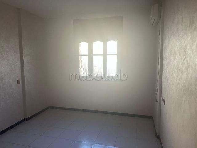 Appartement à vendre à Hay Rahma. 4 chambres. Porte blindée