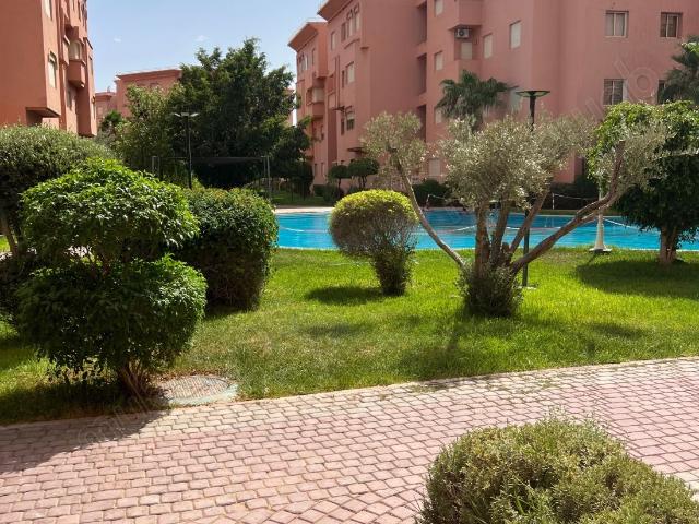 Appartement à vendre à Route Casablanca. 4 pièces confortables. Piscine et air conditionné