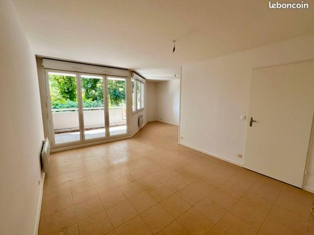 Appartement à vendre à VILLENEUVE SAINT GERMAIN