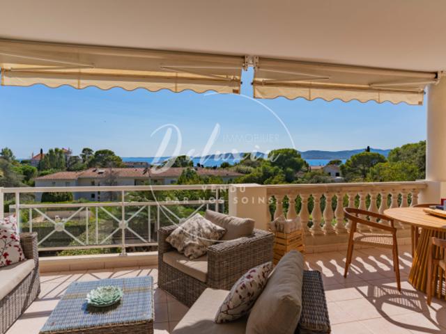 Appartement à vendre avec vue mer, grande terrasse, dans une