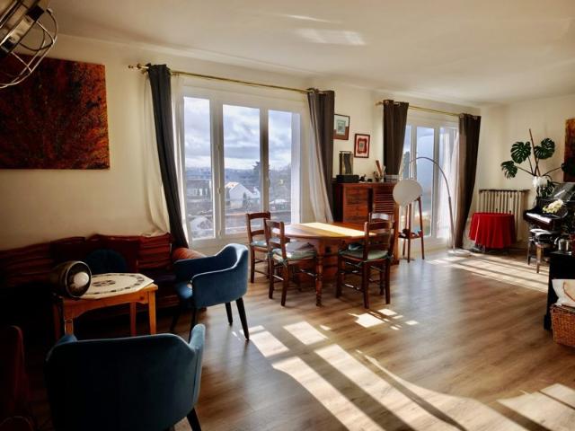 Chatou Appartement lumineux de 3/4 chambres Dernier étage