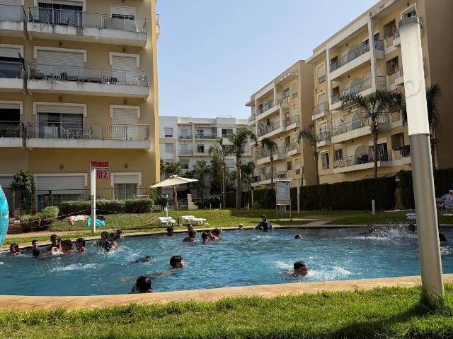 Appartement à vendre dans résidence fermée avec deux piscines à 5 minutes de la plage