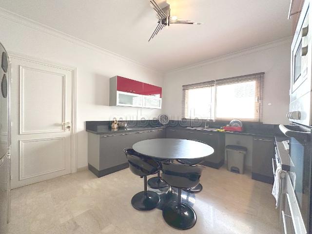 Appartement à Vendre de 210.0 m² à Casablanca, Racine