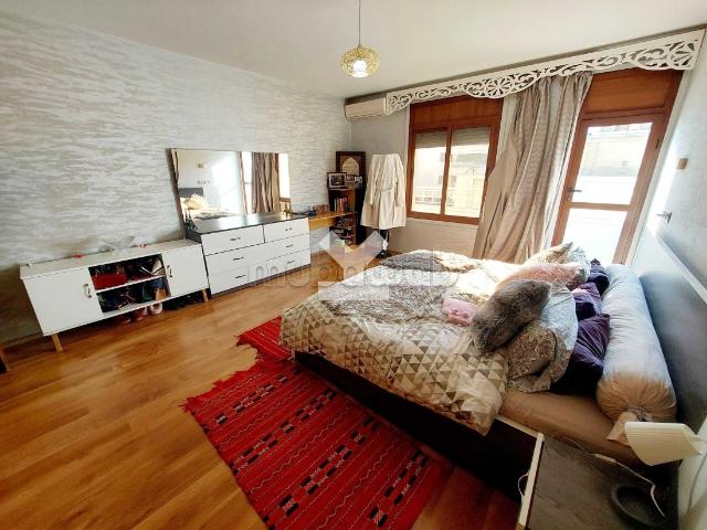 Appartement à Vendre de 214.0 m² à Casablanca, Belvedere Roches Noires