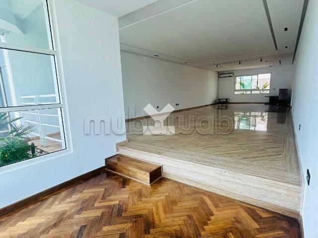 Appartement à Vendre de 250.0 m² à Casablanca, Racine