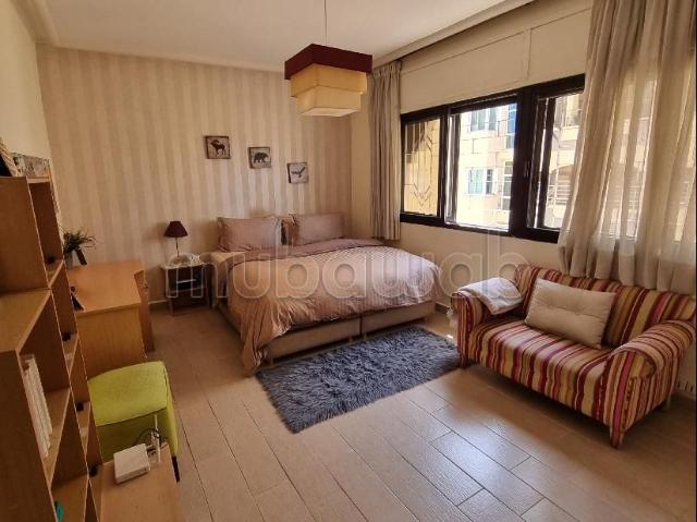 Appartement à Vendre de 296.0 m² à Casablanca, Hopitaux