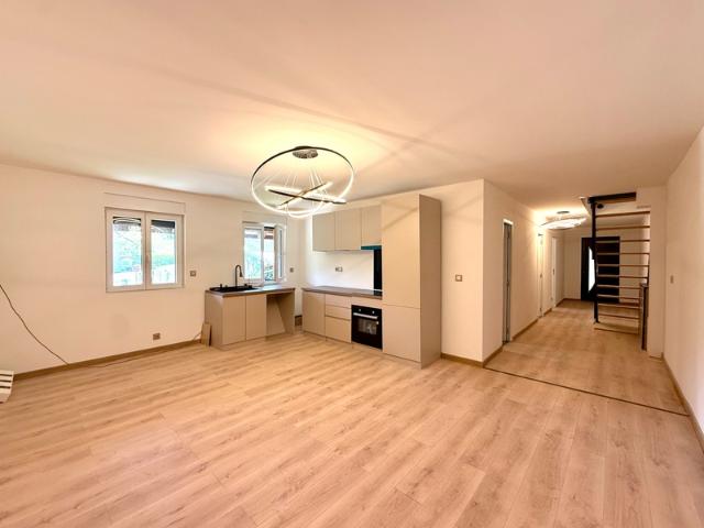 Appartement à vendre duplex T4 situé au dernier étage MARIGNIER 74