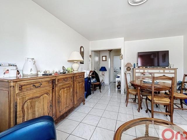 Appartement À Vendre grand T2 dernier étage avec garage