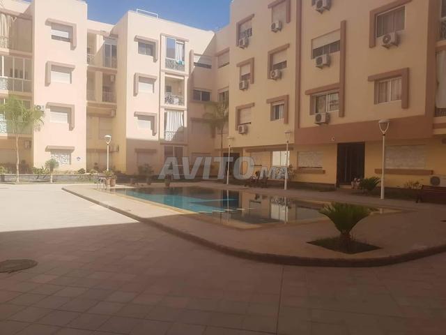 Appartement à vendre, immeuble privé avec piscine