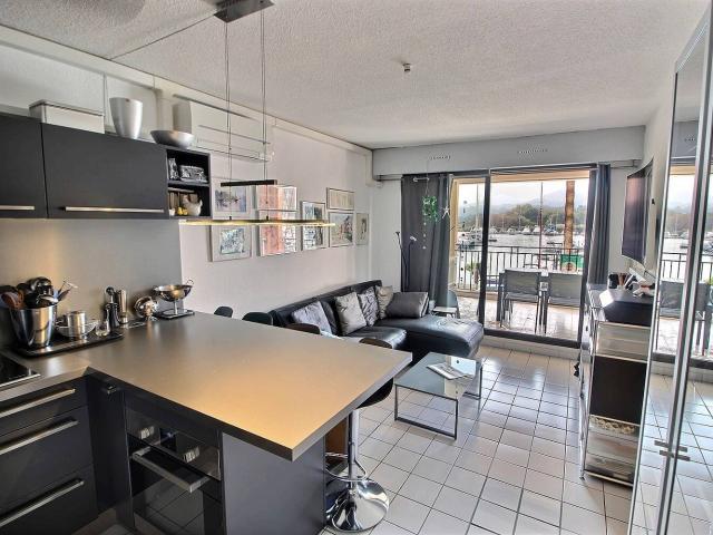 A VENDRE PORT ARGELES APPT 35 M² ENV VUE MER AVEC TERRA