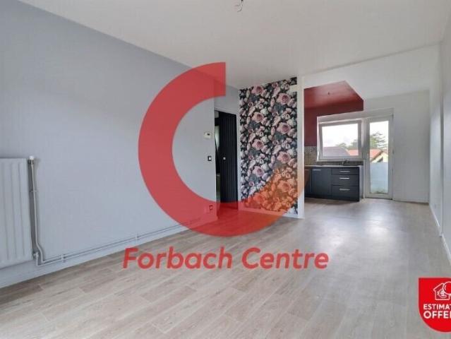 Appartement à vendre, situé près du centre ville et à proximité