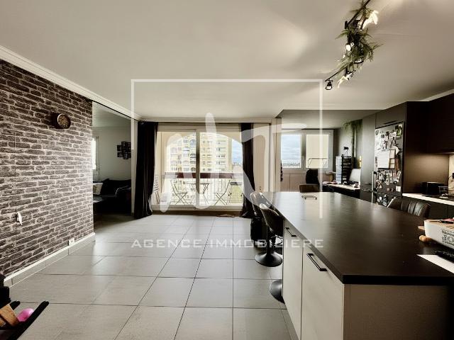 Appartement à vendre sur Angers avec balcon, parking et cave 100m² Angers