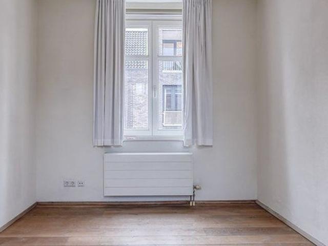 Appartement Adriaan Vlackstraat in Den Haag