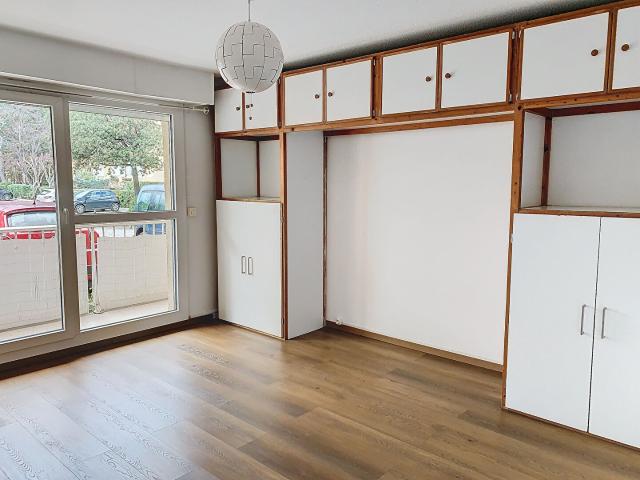 Appartement Aix En Provence 1 pièce s 23.16 m2 balcon parking privé Résidence Sécurisée