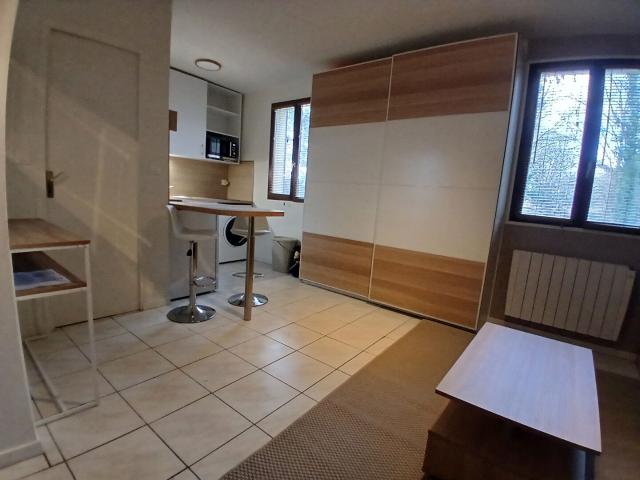 Appartement Arpajon 1 pièce s 20.04 m2 MEUBLÉ