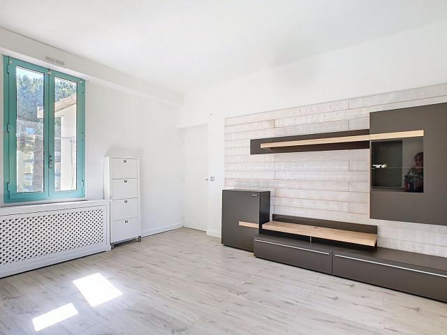 Appartement atypique de 3 pièces à Antibes! 59m² Antibes