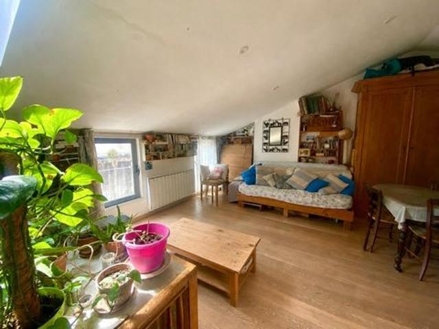 Appartement atypique, de caractère au cœur même de La Rochelle et à 50 m du port !