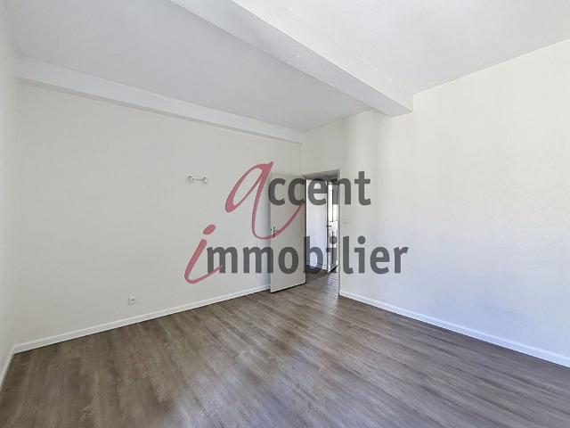 Appartement au 1er étage de 74.46m², situé à Eyragues