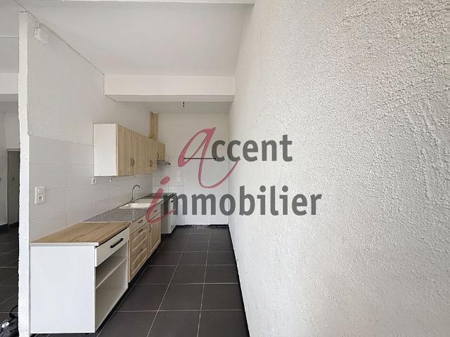 Appartement au 1er étage de 74.46m², situé à Eyragues