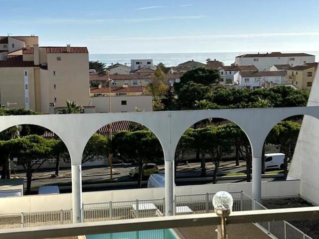 Appartement au village, 3 chambres, climatisé, vue mer