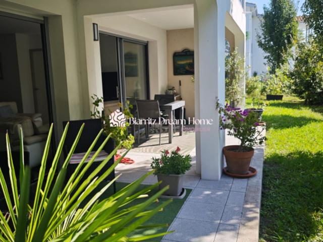 Appartement au calme avec terrasse et jardin