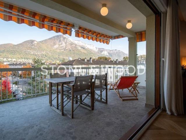 Appartement au coeur du Triangle d'or, à deux pas du lac et