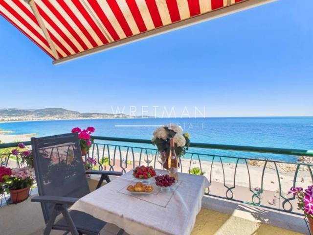 Appartement au dernier étage avec vue panoramique sur la mer – Nice, Promenade des Anglais