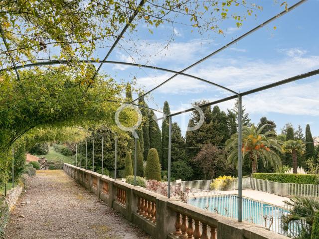 Appartement au dernier étage avec vue sur la mer et piscine 54m² Vence