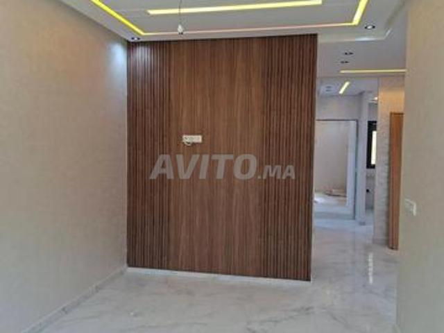 Appartement au deuxième étage avec escalier partagé à vendre