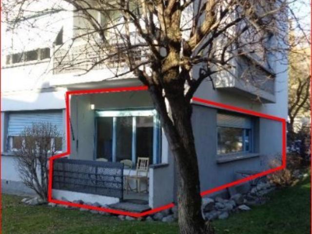 Appartement au rez avec terrasse ensoleillé