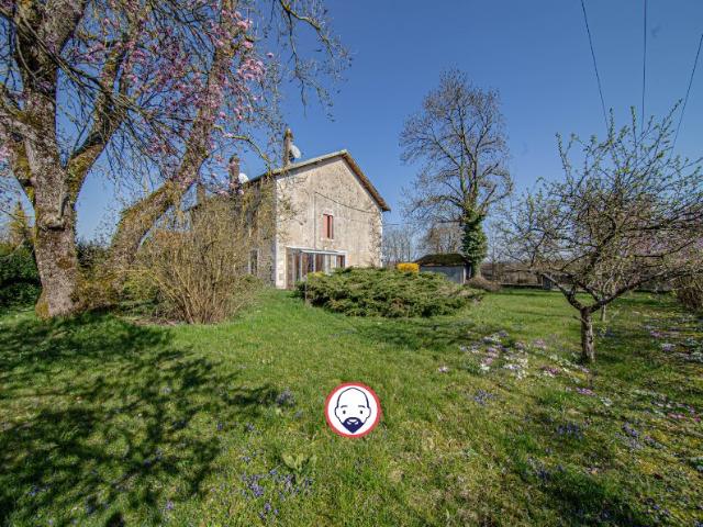 Appartement au rez de chaussée avec jardin
