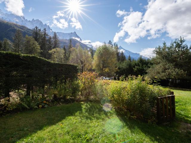 APPARTEMENT AU REZ DE JARDIN