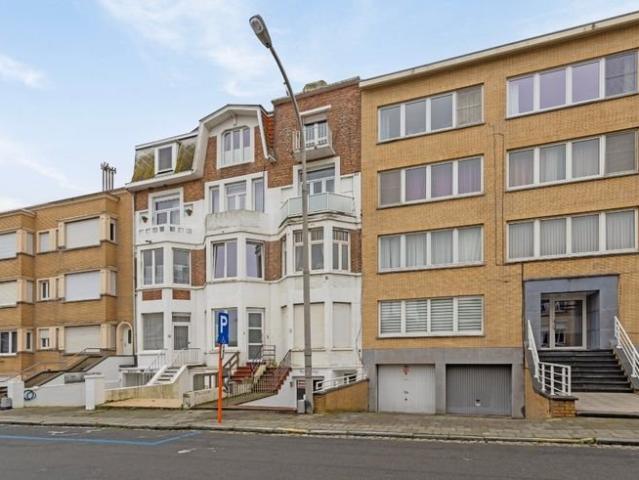 Appartement authentique avec studio à vendre à Wenduine