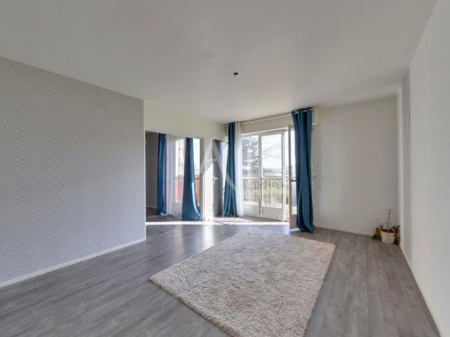 Appartement Auxerre 5 pièce s avec balcon