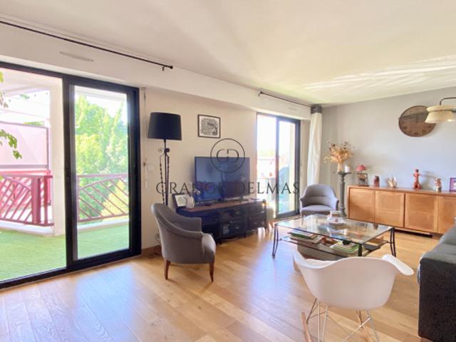 Appartement avec ascenseur, terrasse et garage CROIX BLANCHE
