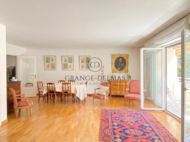 Appartement avec ascenseur terrasse et parking SAINT SEURIN