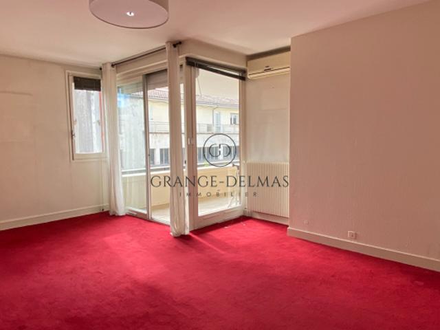 Appartement avec ascenseur et terrasse PROCHE GAMBETTA