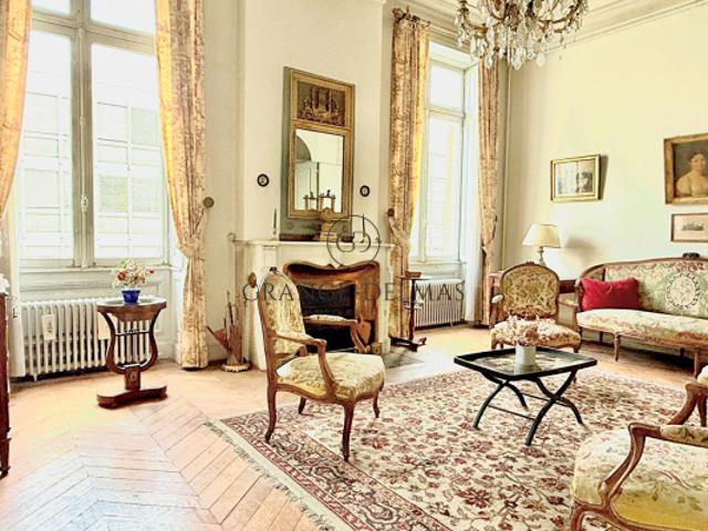 Appartement avec ascenseur et Terrasse QUINCONCES