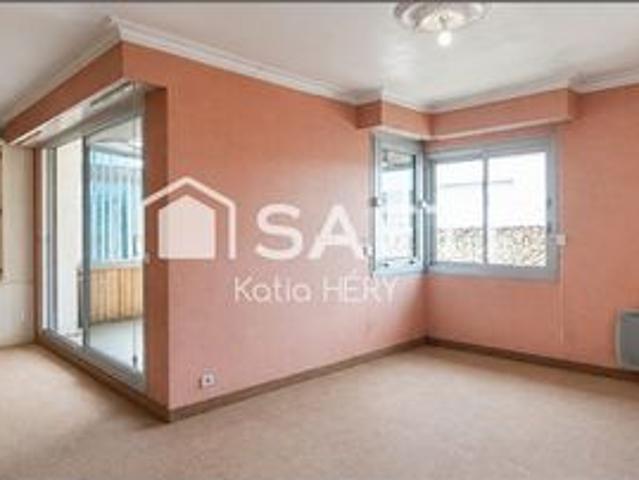 Appartement avec ascenseur, garage, cave, véranda et balcon