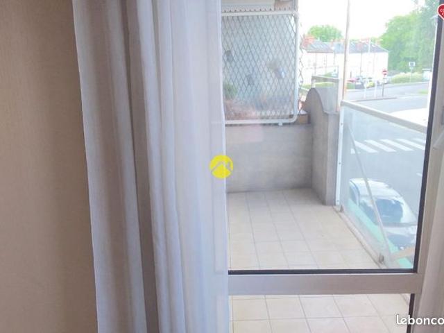 Appartement avec balcon et garage