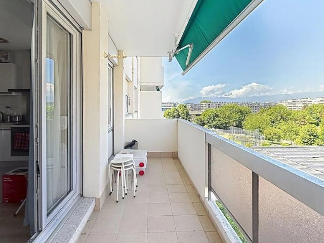 Appartement avec balcon spacieux et lumineux en plein coeur des organisations internationales Comptoir Immobilier