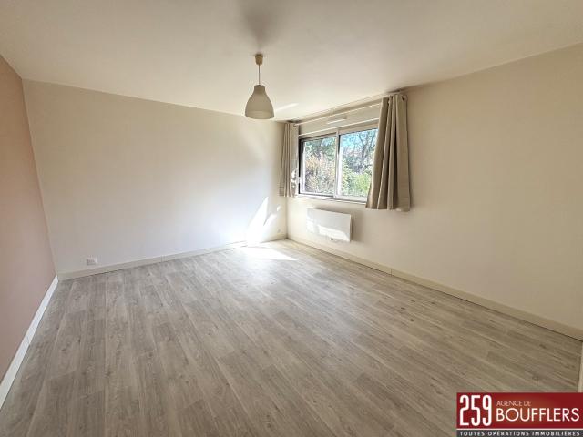 APPARTEMENT AVEC CAVE ET PARKING / VILLERS LES NANCY