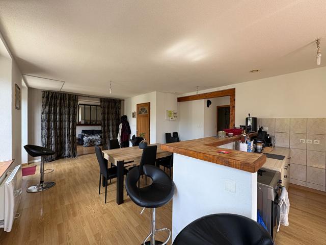 Appartement rénové 2 chambres Proche frontière Suisse. 20 minutes de MAICHE