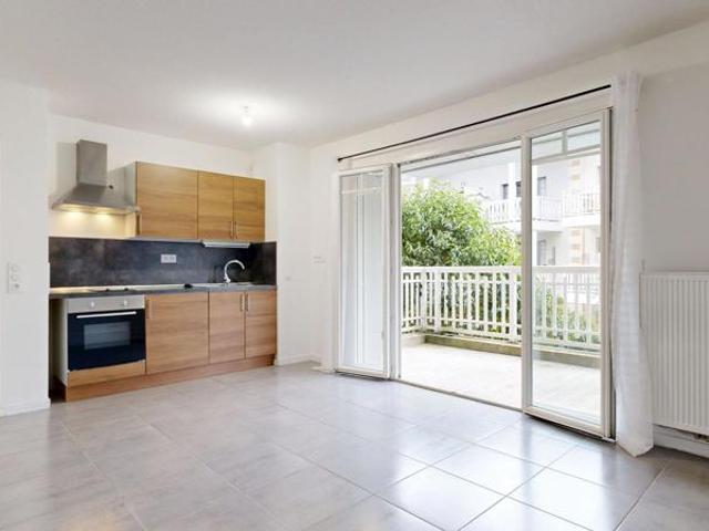Appartement avec deux balcons et parking en sous sol – La Teste