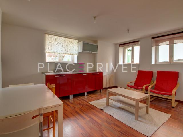 Appartement avec entrée indépendante et stationnement