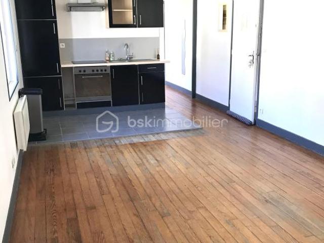 Appartement avec fort potentiel, garage, parking – Lisieux